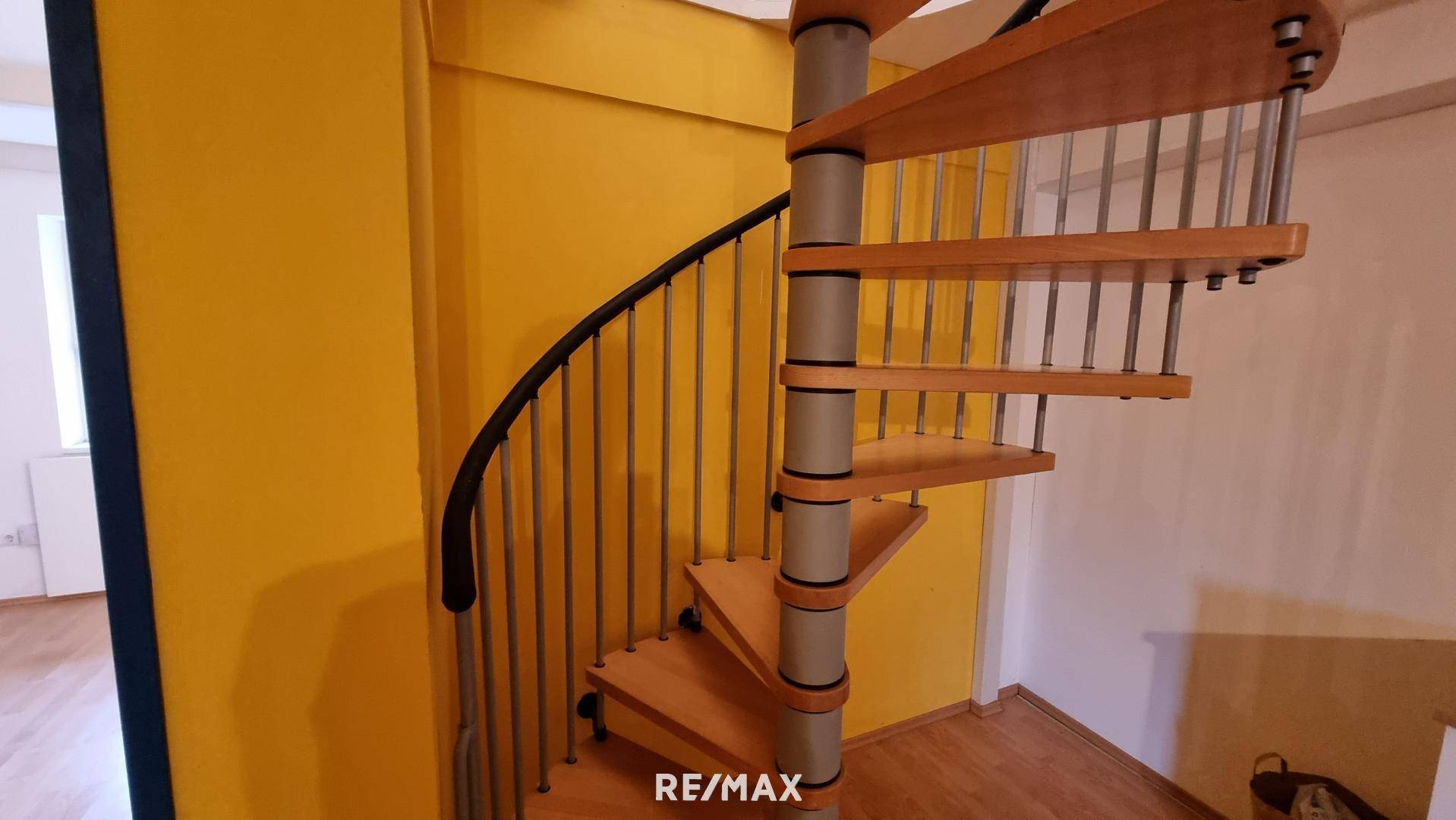 Top 2 Wendeltreppe zu 2 Zimmer