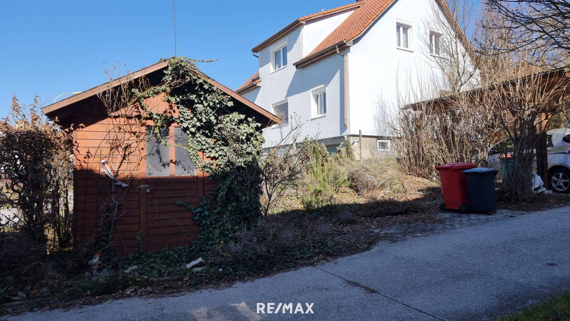Gartenhaus mit Parkplatz
