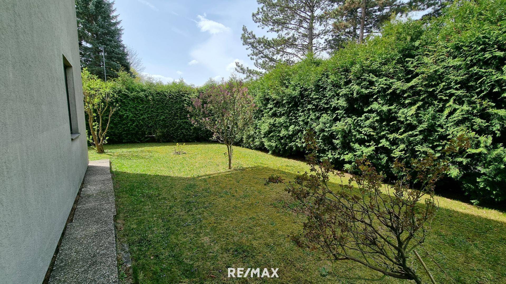 Garten seitlich