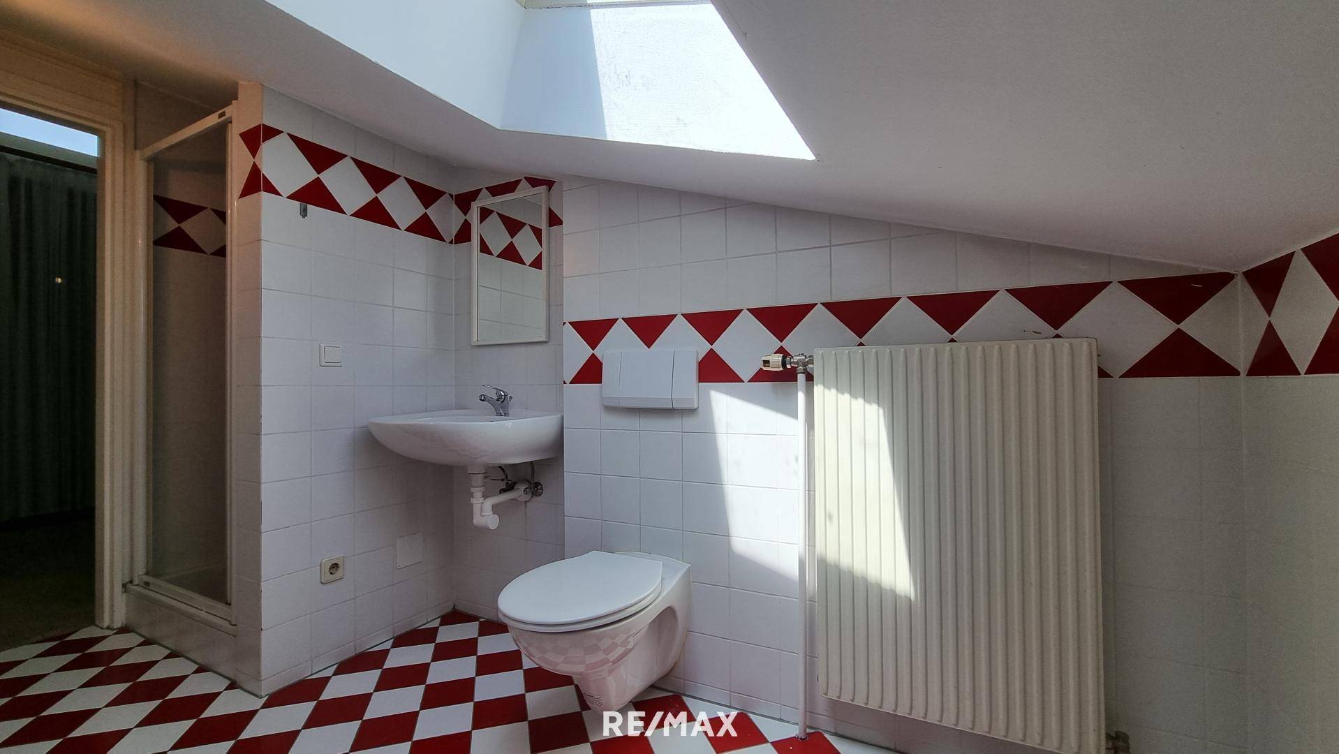 DG Badezimmer mit Dusche