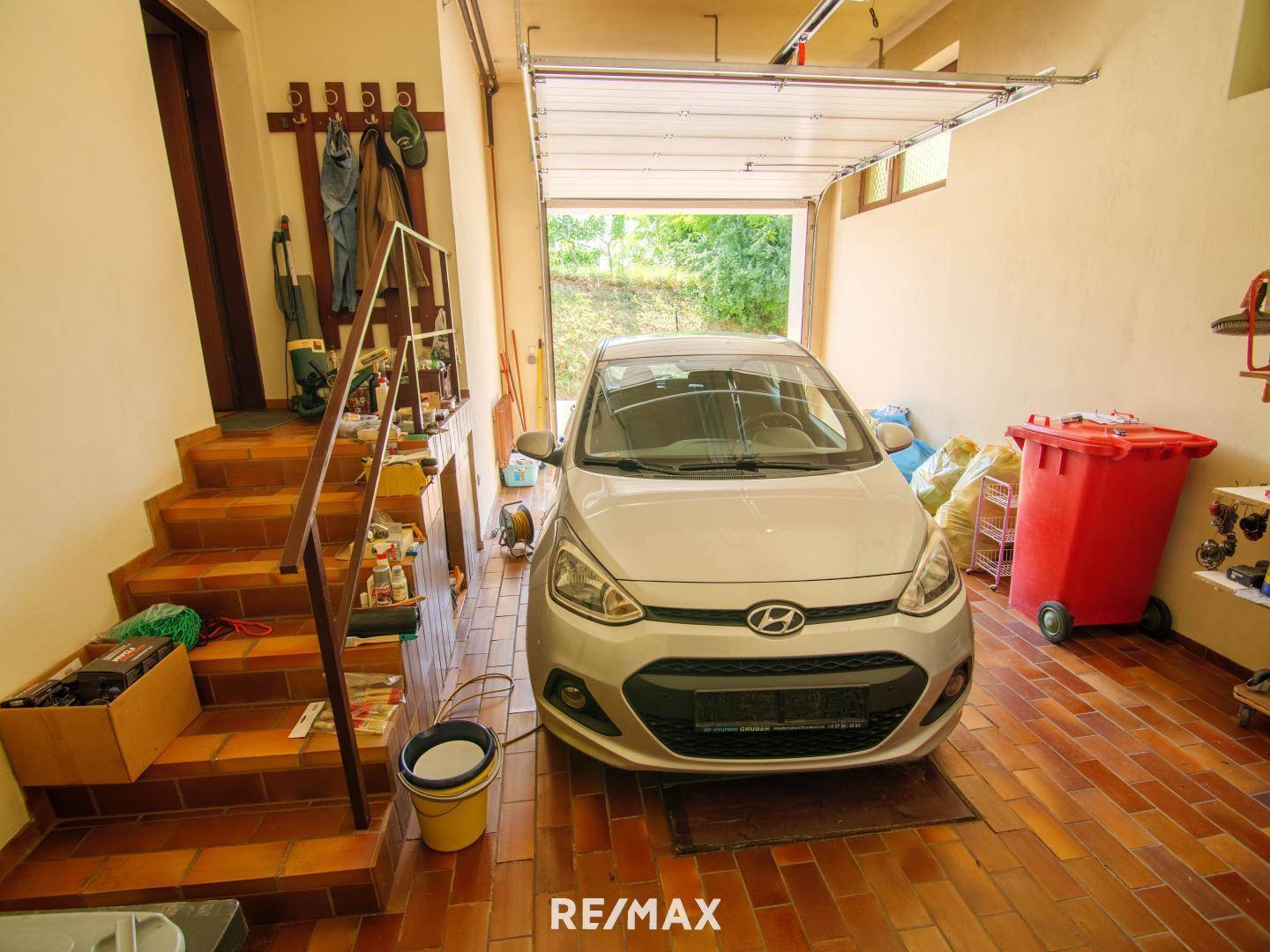 9.) Garage