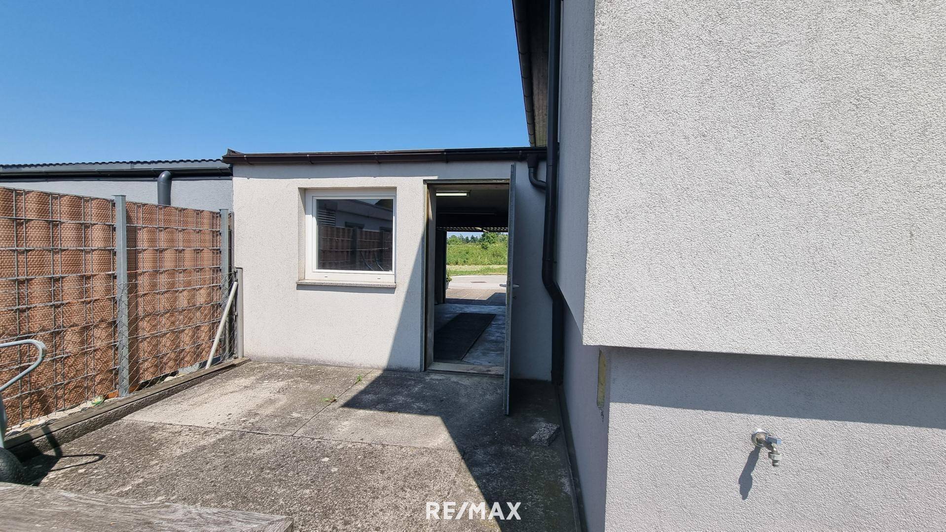 Garagezugang vom Garten