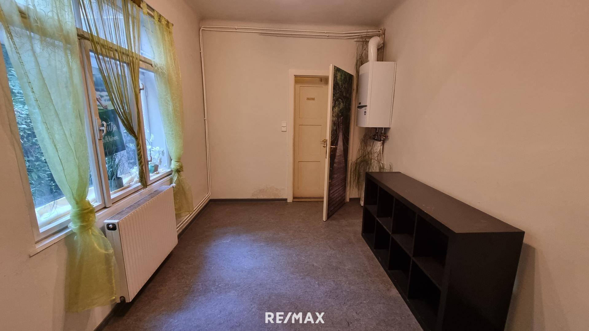 GL Durchgangszimmer