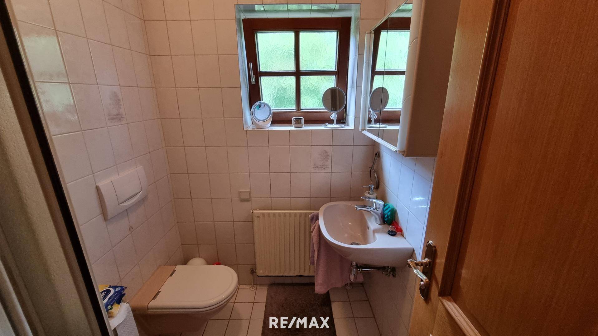 Toilette mit Dusche