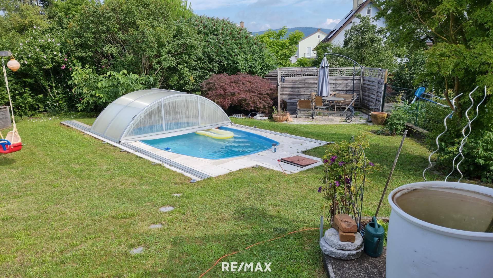 Garten mit Pool