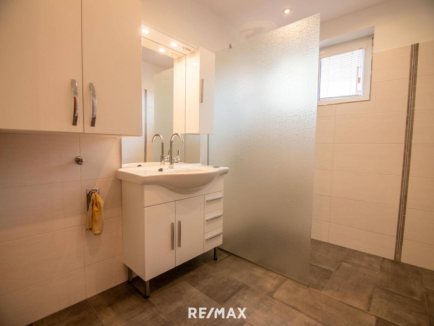 4.) Badezimmer EG