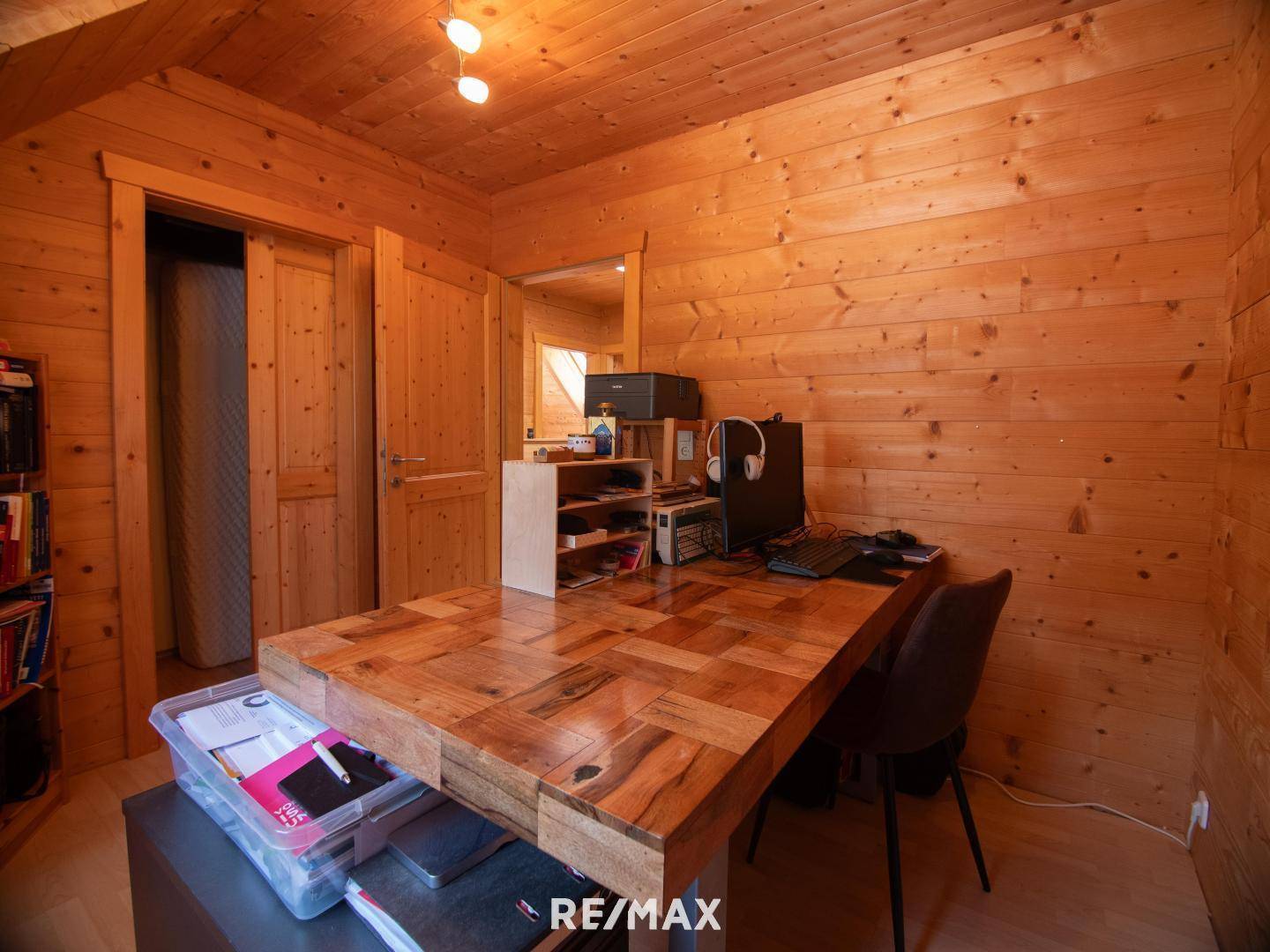 13.) Zimmer OG