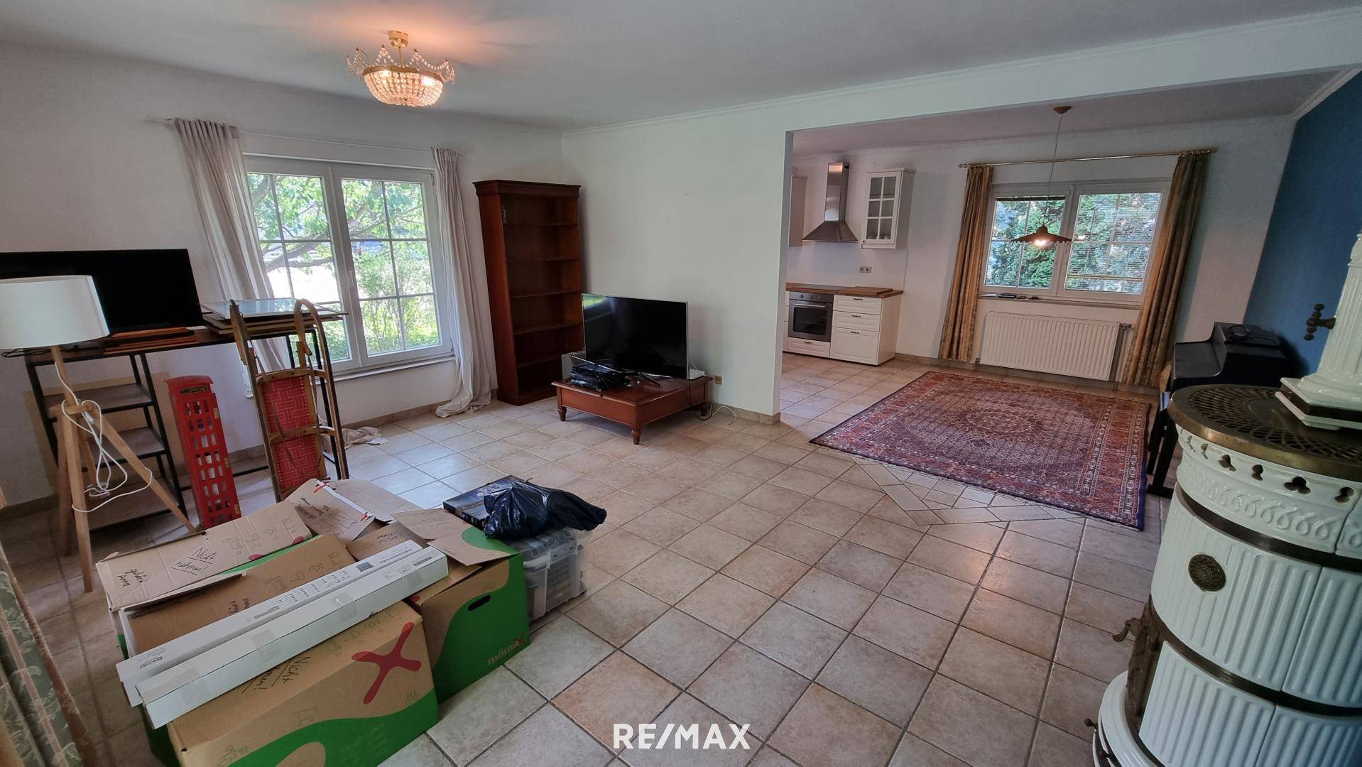 EG Wohnzimmer mit Blick auf Essbereich