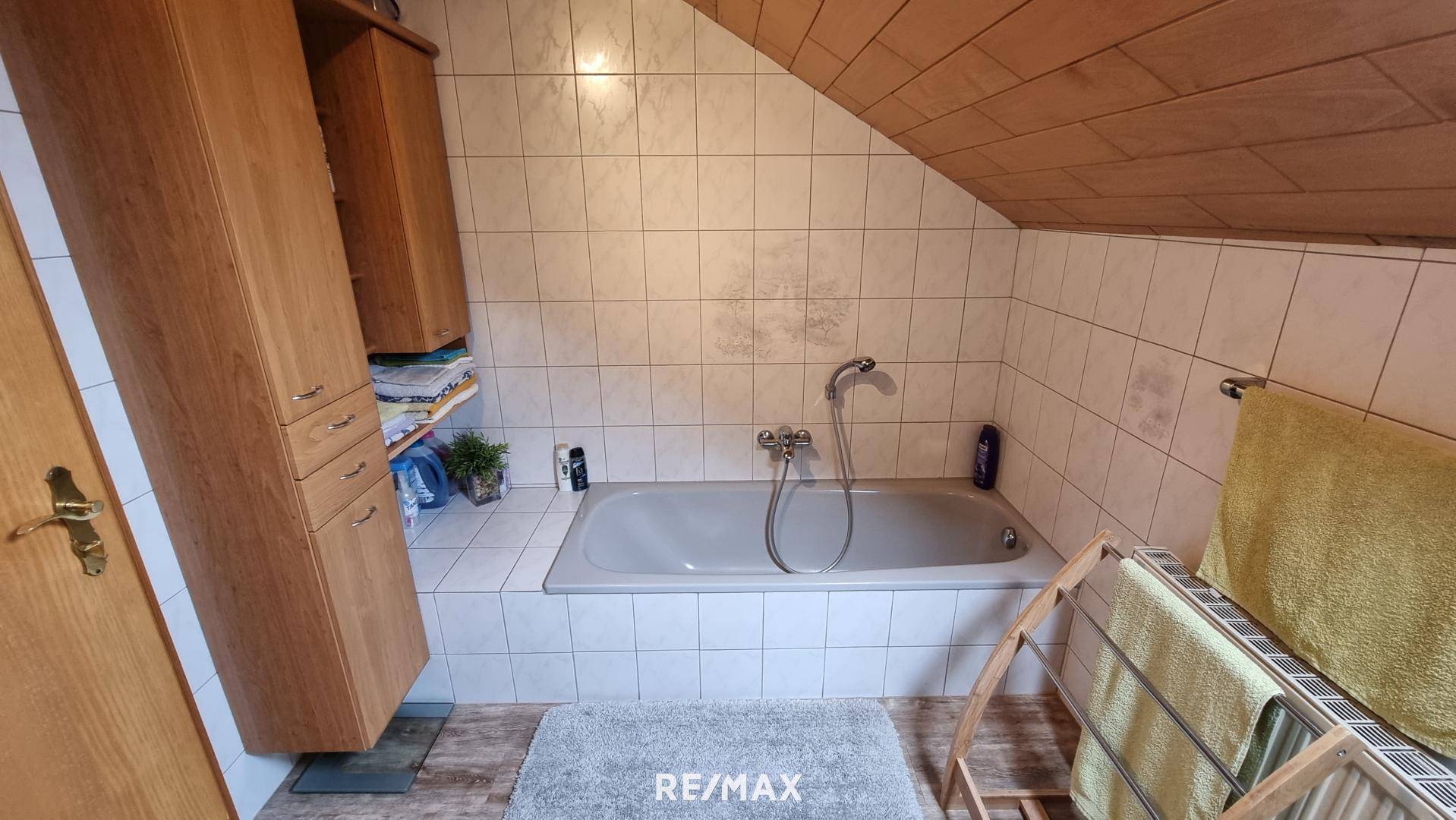 OG Badezimmer 1