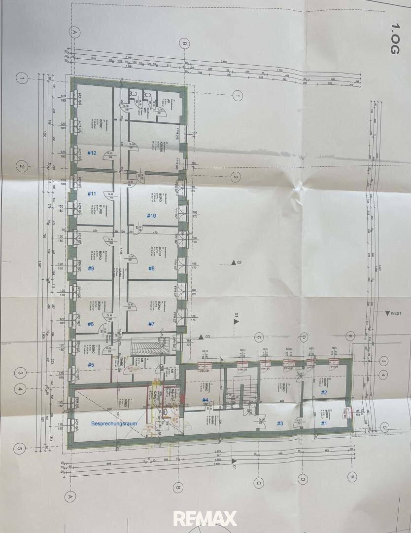 Detaillierter Grundriss des ersten Obergeschosses mit mehreren Büroräumen und Treppenhaus.