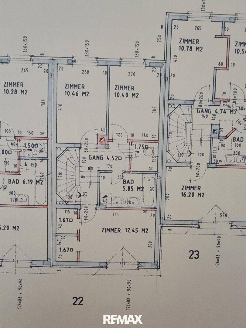 Historischer Grundriss des Obergeschosses mit Schlafzimmern und Badezimmern.