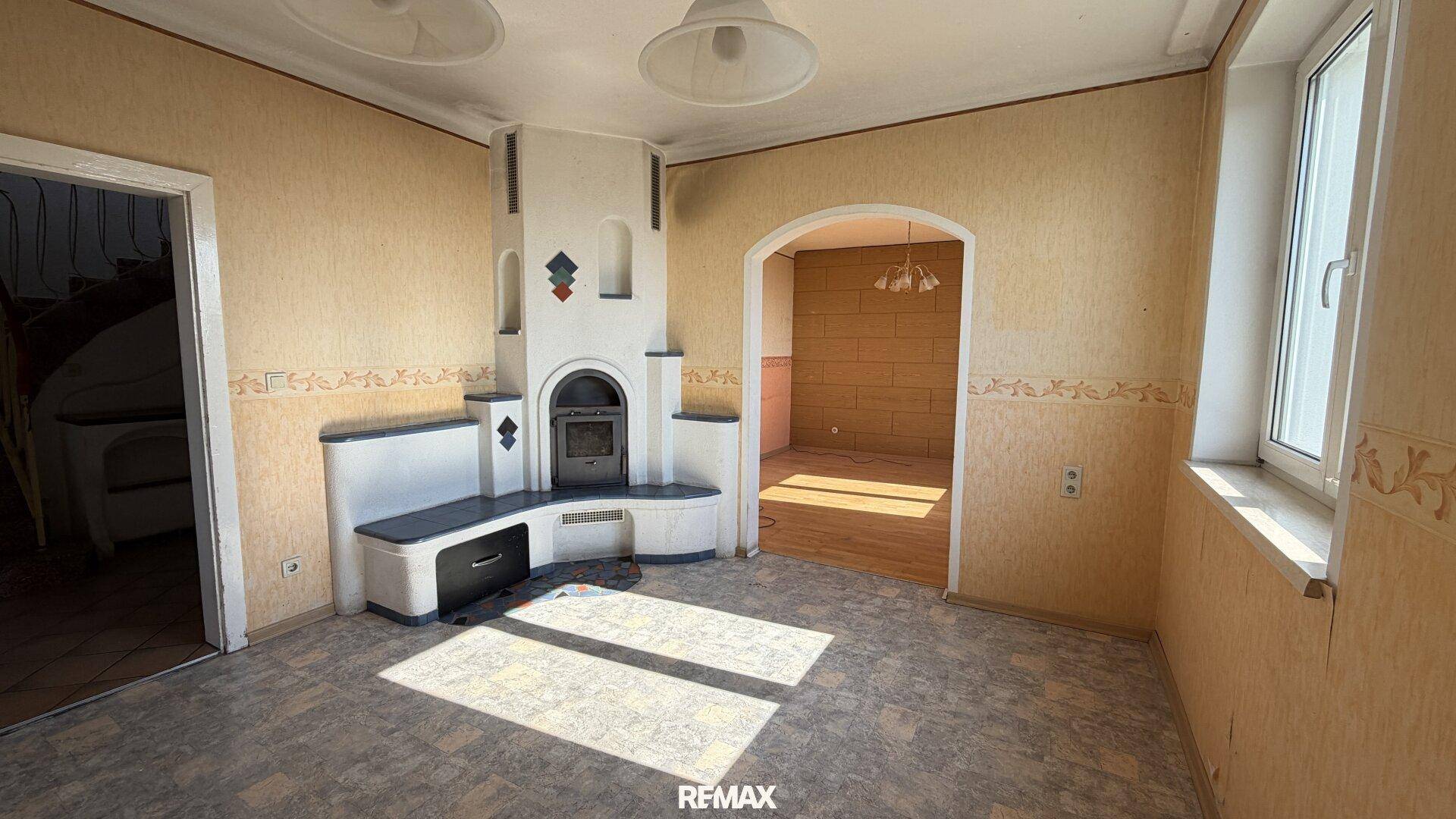 Familienhaus mit traumhaftem Ausblick – 8 Zimmer voller Möglichkeiten - Ansicht 2