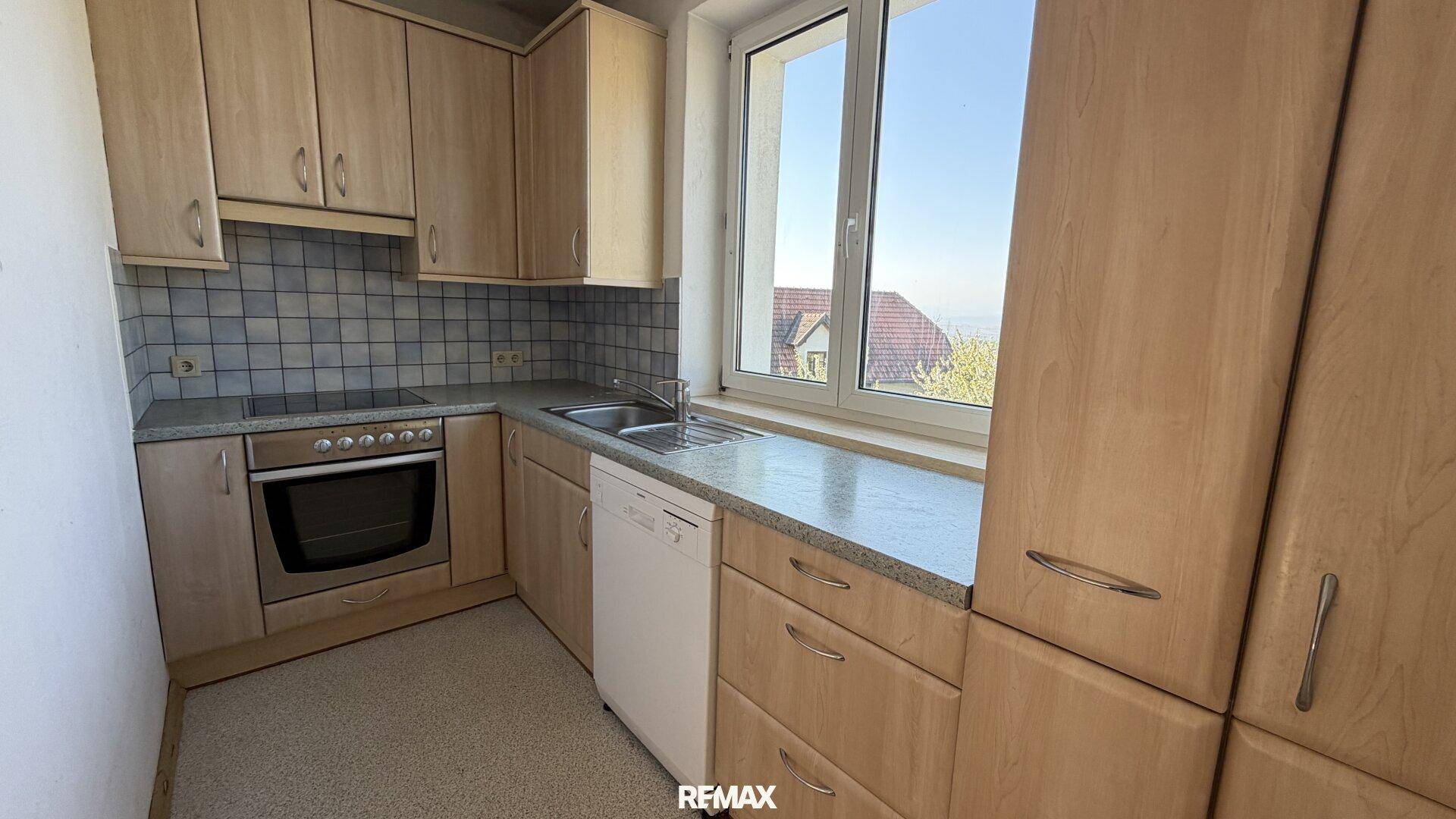 Familienhaus mit traumhaftem Ausblick – 8 Zimmer voller Möglichkeiten - Ansicht 3