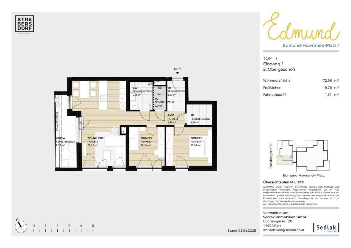 Grundriss einer Wohnung mit offener Wohnküche, zwei Schlafzimmern, Bad, separatem WC und einer Loggia.