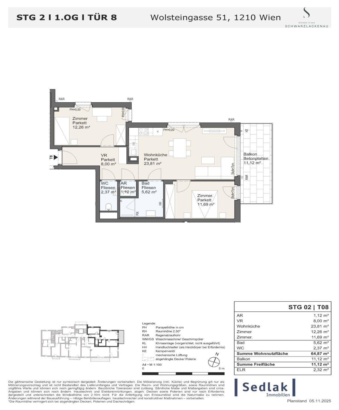 Grundriss einer Wohnung mit zwei Zimmern, offener Wohnküche und Balkon.