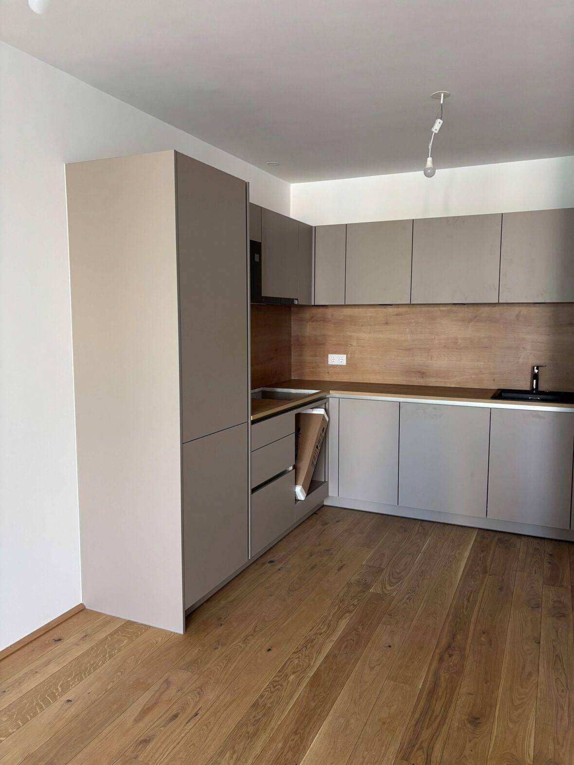 Moderne Wohnung am Edmund Hawranek Platz zu vermieten – 2 Zimmer, Balkon_T04 - Widok 2