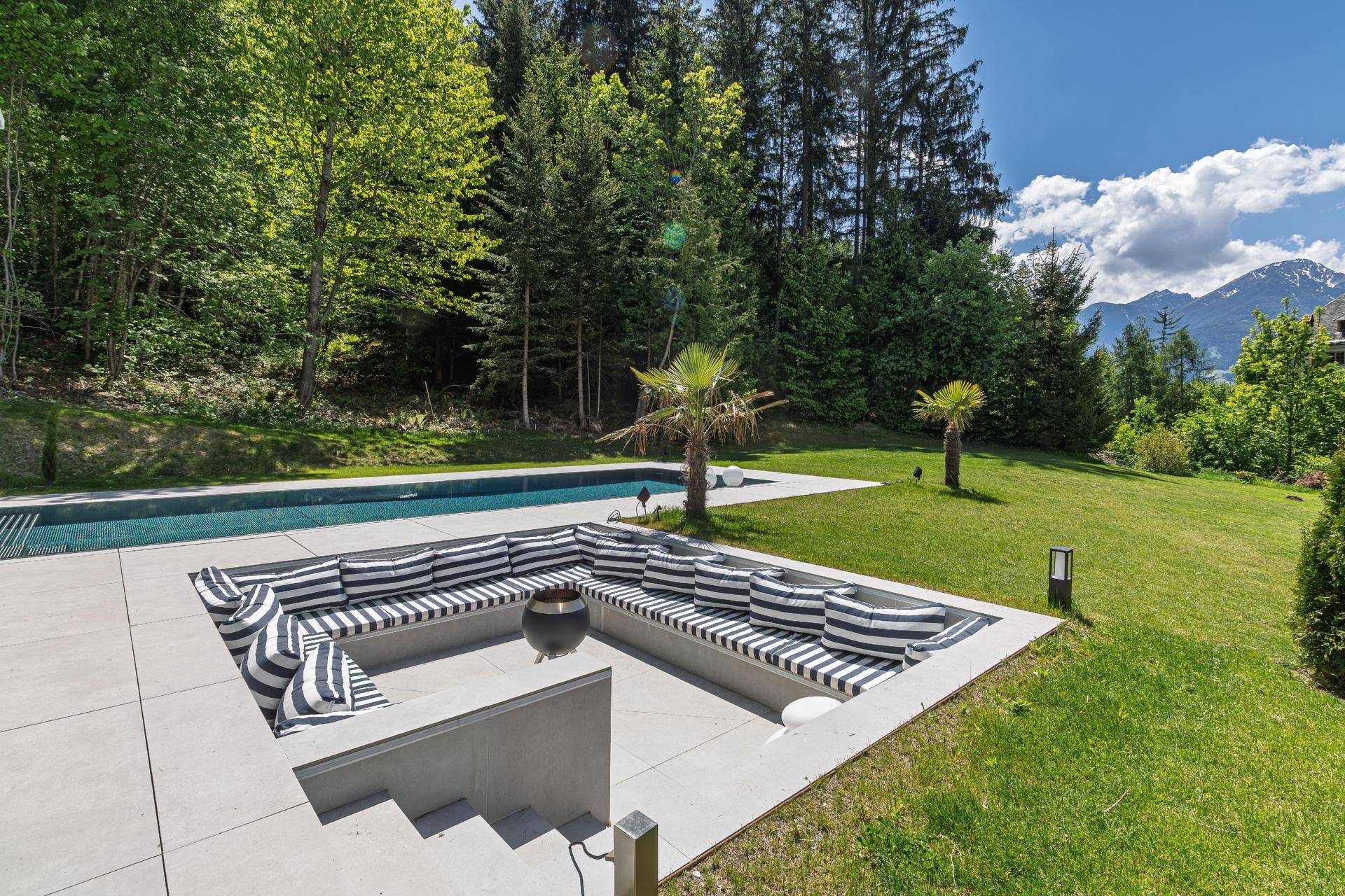 Mondäne Villa in absoluter Toplage - Hotel/Pension auf großem Grundstück - Ansicht 2
