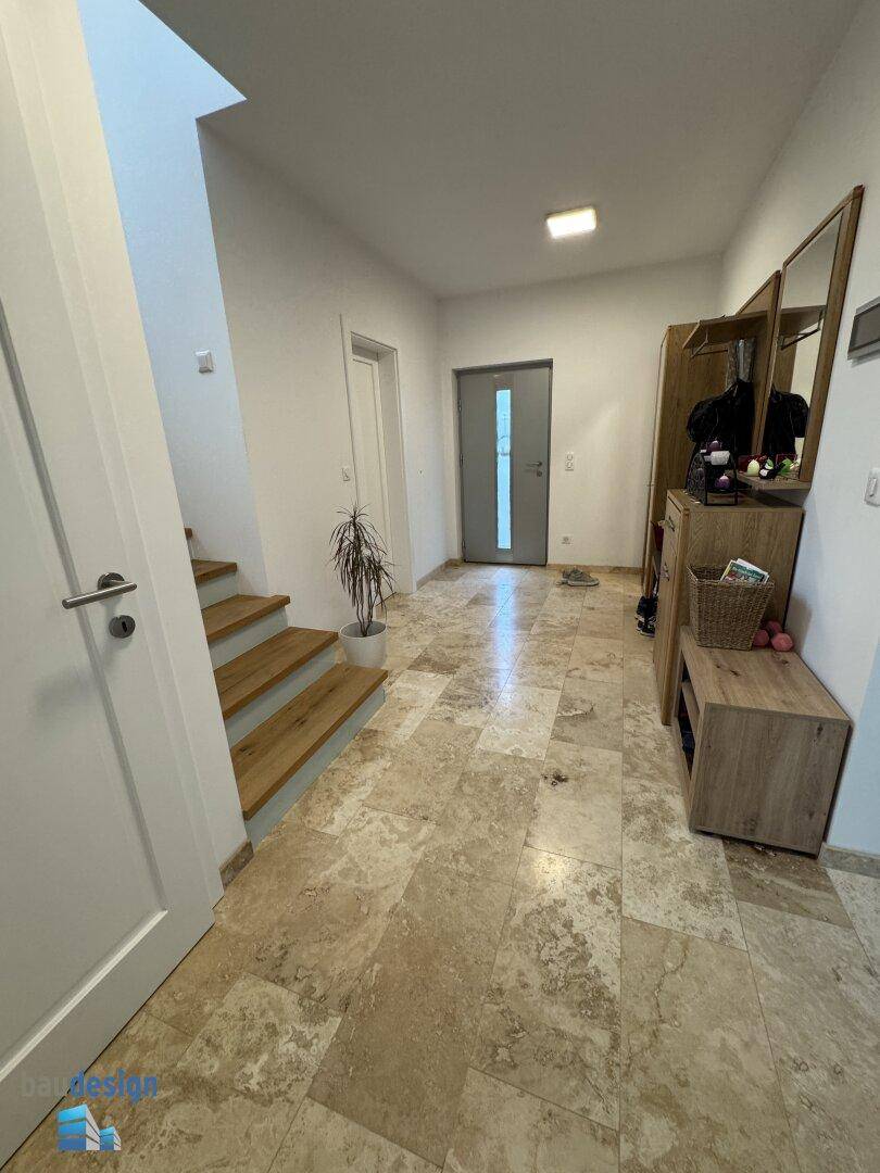 Modernes Einfamilienhaus in schöner Siedlungslage ! - Ansicht 6