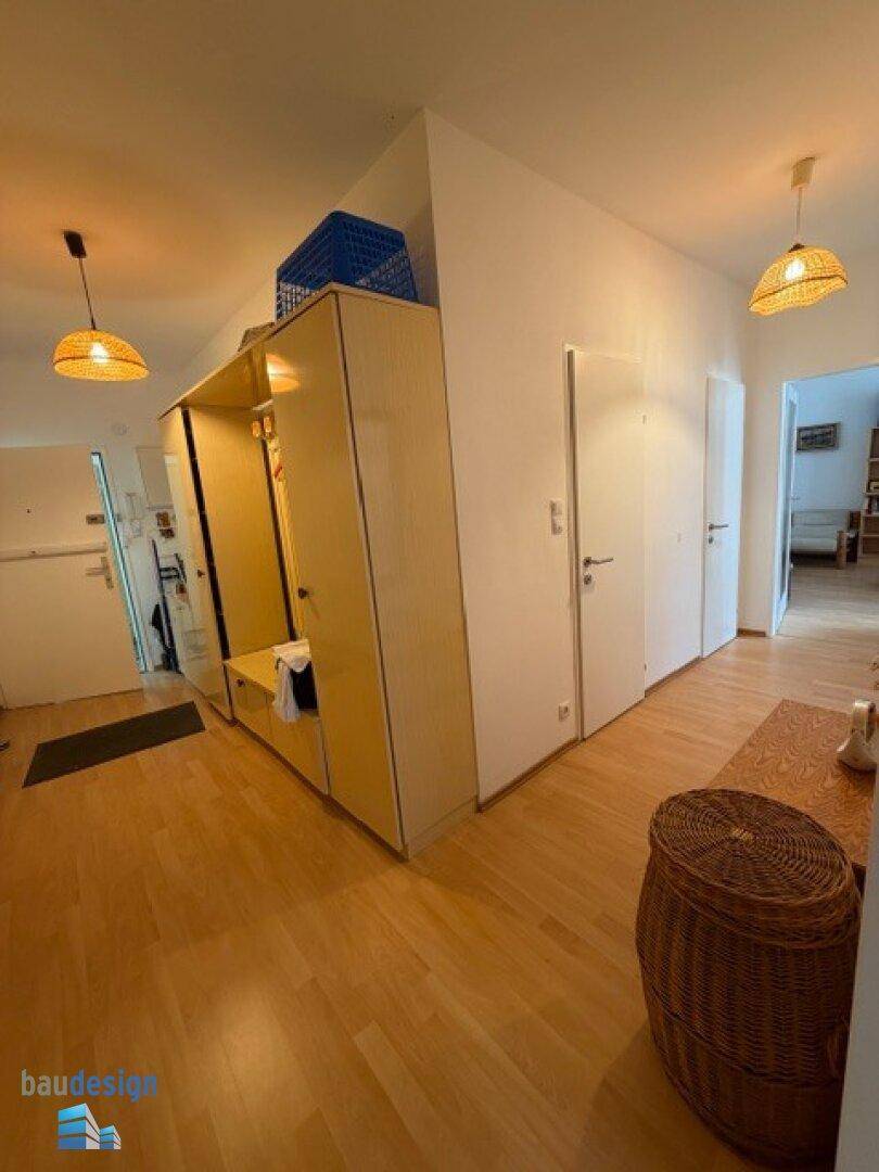 Korneuburg ! Schöne geräumige 2-Zi Wohnung mit Loggia Nähe Zentrum und Bahnhof in gepflegter Wohnhausanlage ! - Ansicht 4