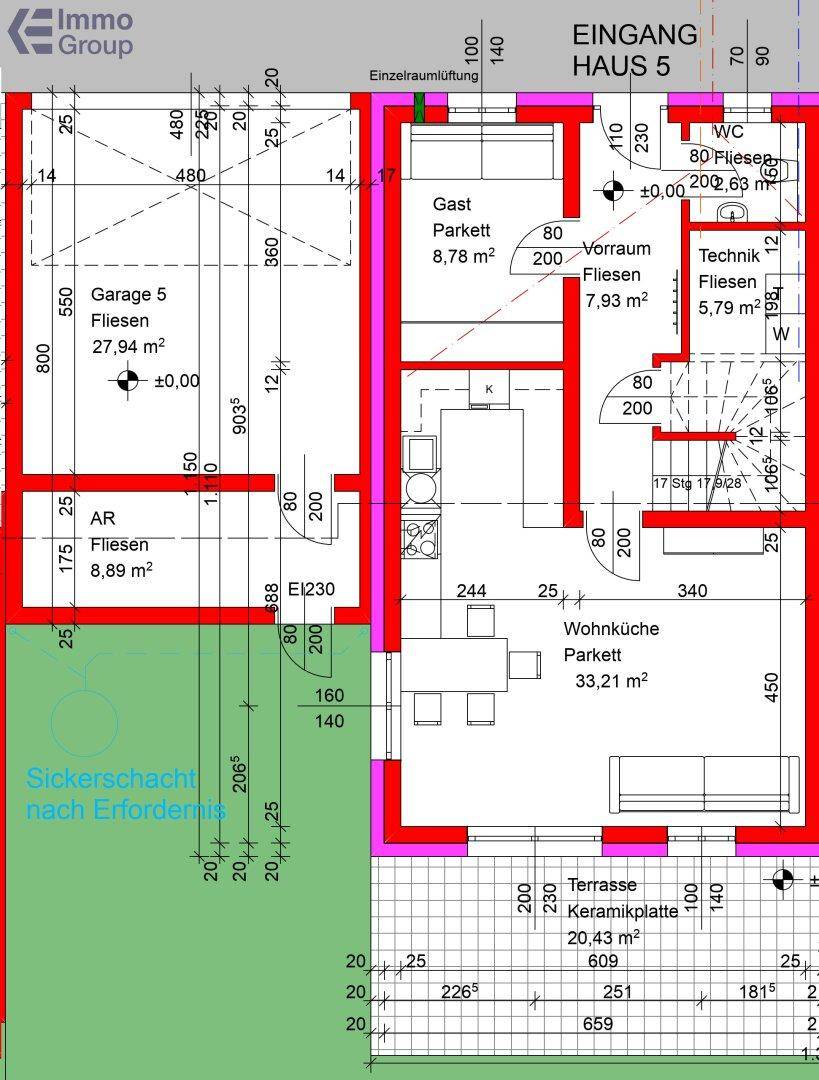 Grundriss des Erdgeschosses von Haus 5 mit Wohnküche, Gästezimmer und Terrasse.