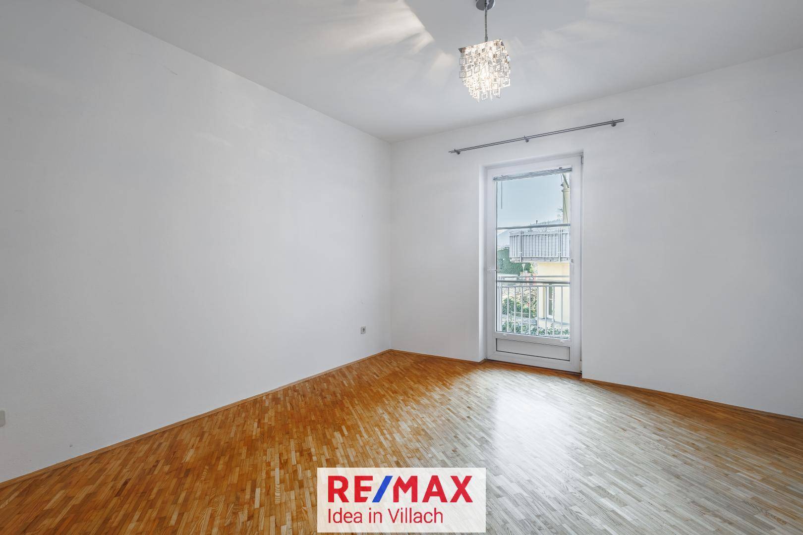 Schlafzimmer mit Ausgang Balkon