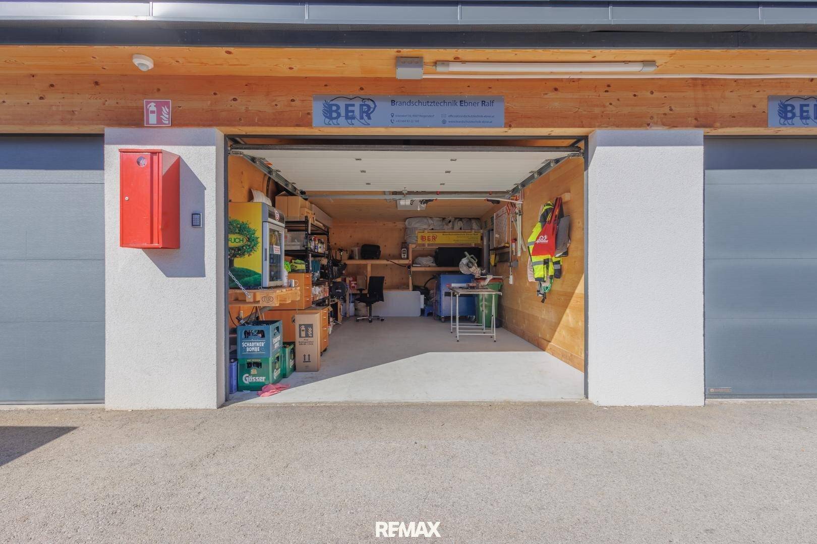 Garagenpark mit 12 KW Photovoltaikanlage - Mehr