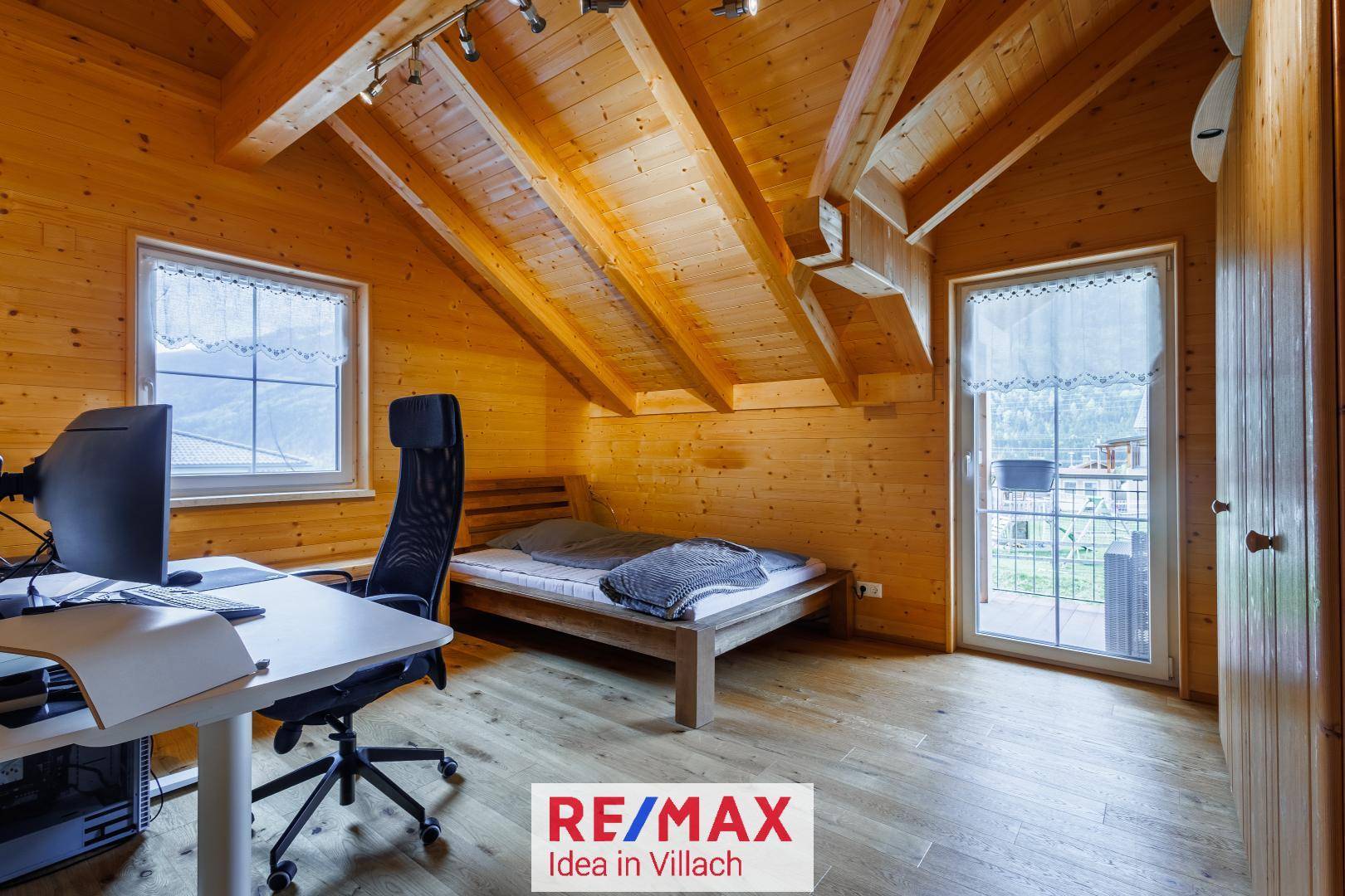 Schlafzimmer 1