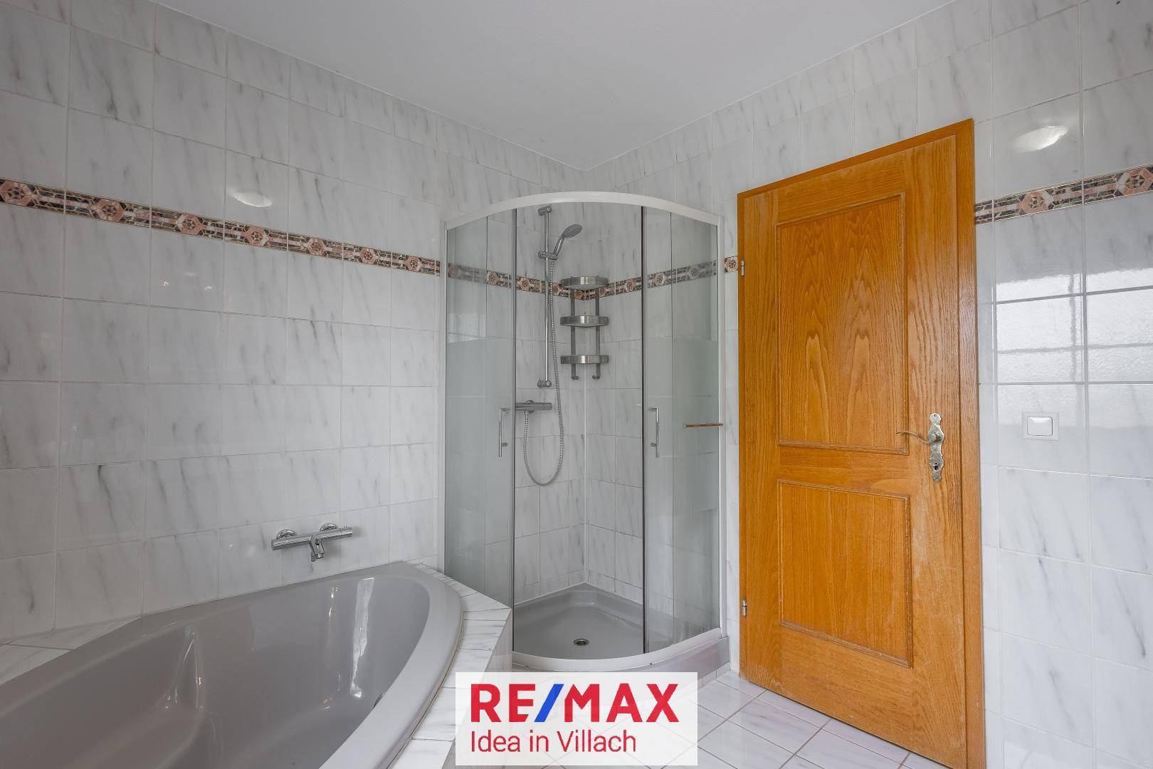 Badezimmer EG