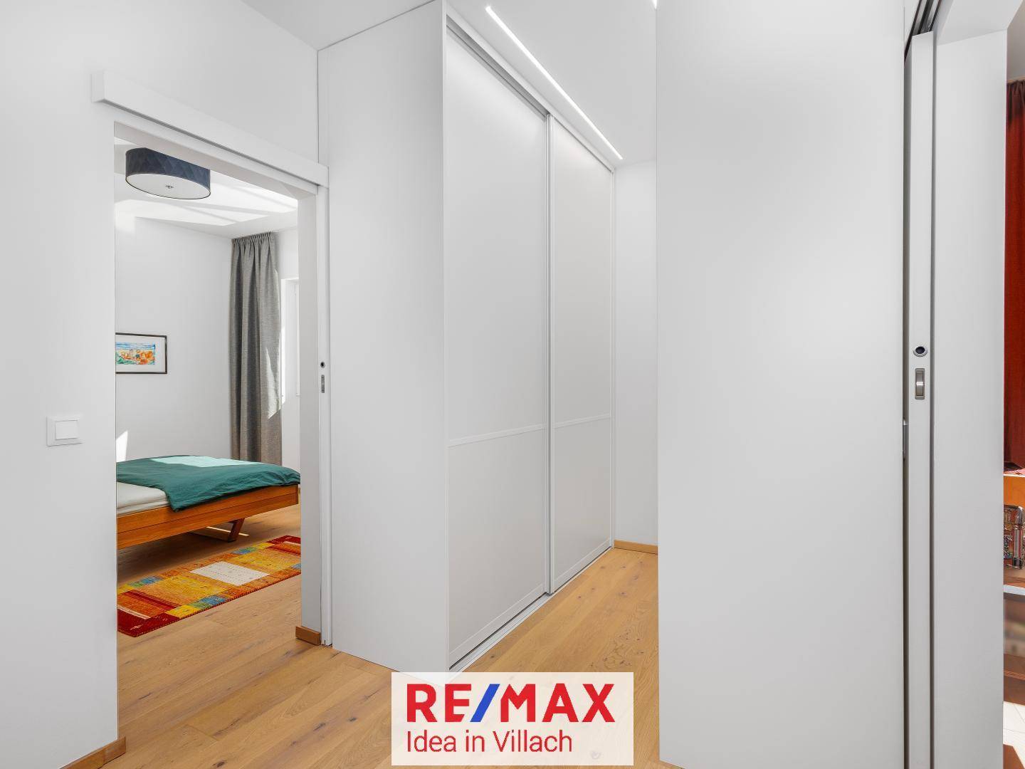 Schrank begehbar