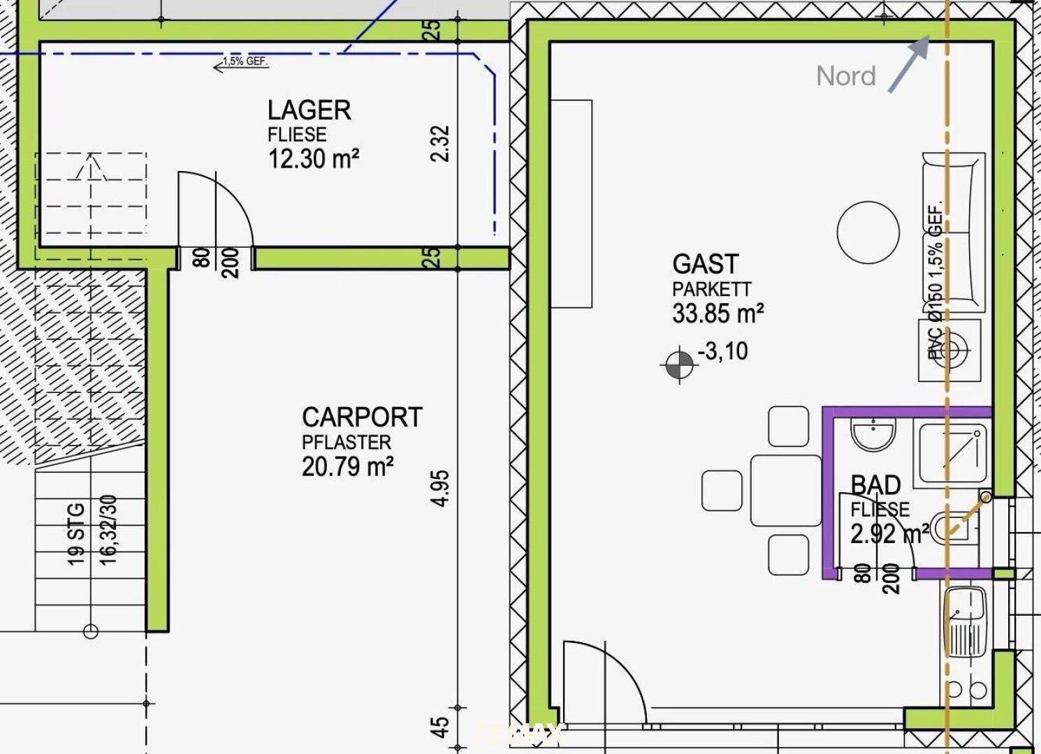 Grundriss des Untergeschosses mit Gästezimmer, Bad, Lagerraum und Carport.