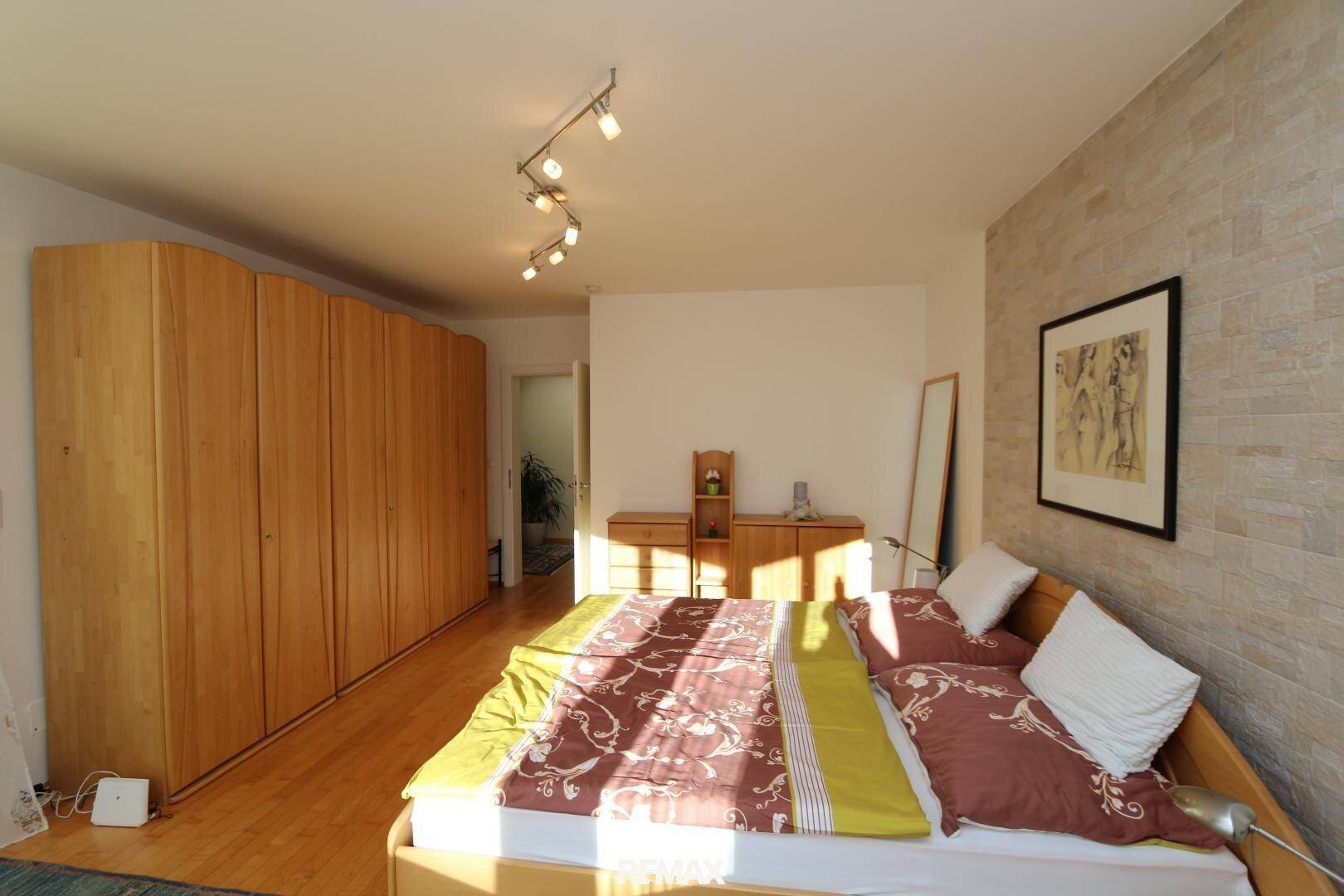 Großräumige Erdgeschosswohnung mit fantastischem Garten - Ansicht 6