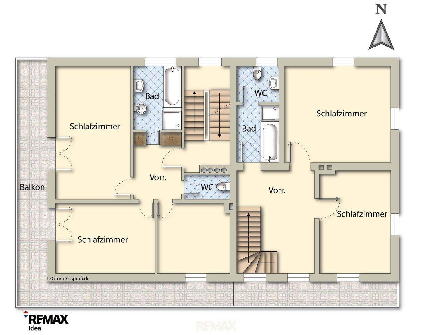 Grundriss des Obergeschosses mit mehreren Schlafzimmern, zwei Bädern, WC und Balkonzugang.