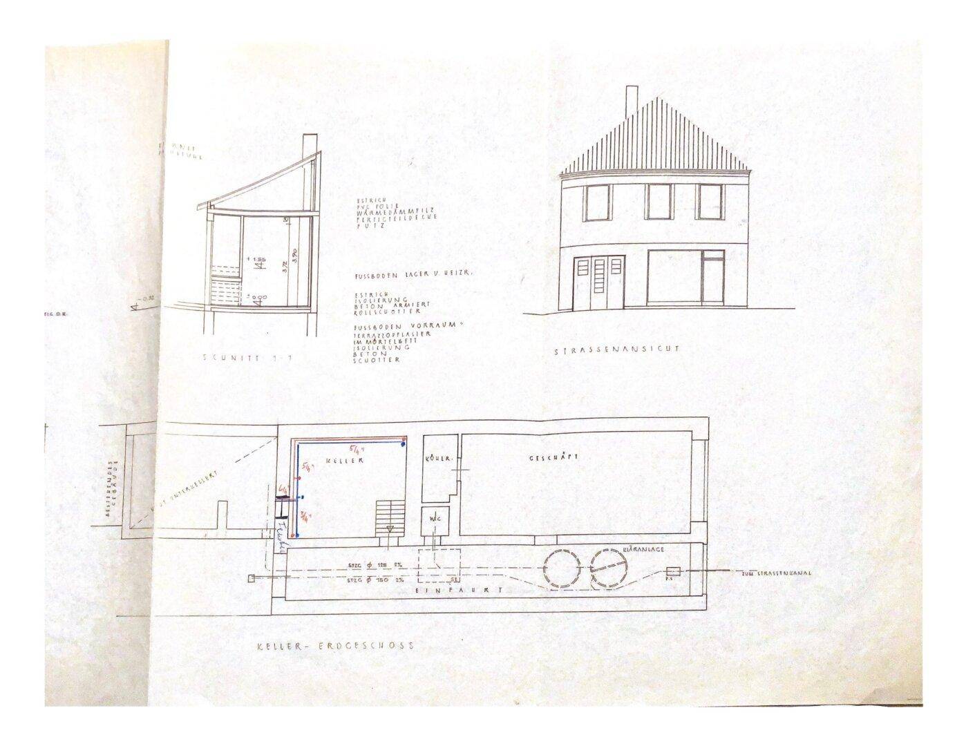Straßenansicht und Grundriss von Keller und Erdgeschoss mit Details.