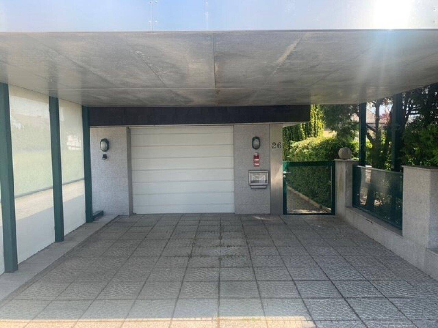 Schmucke Familienvilla mit zwei Wohneinheiten in sehr guter Korneuburger Ruhelage mit Natur Schwimmteich! – pohled 4