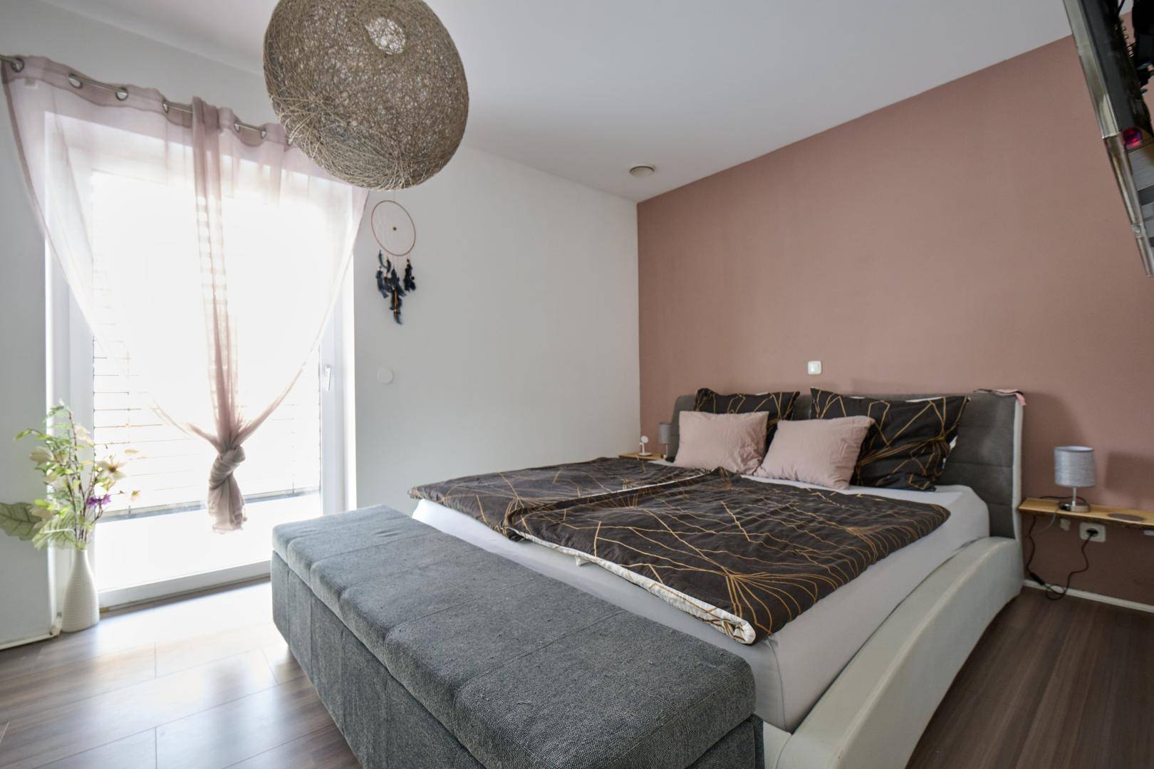 OIV24-004_Schlafzimmer mit Terrassenausgang