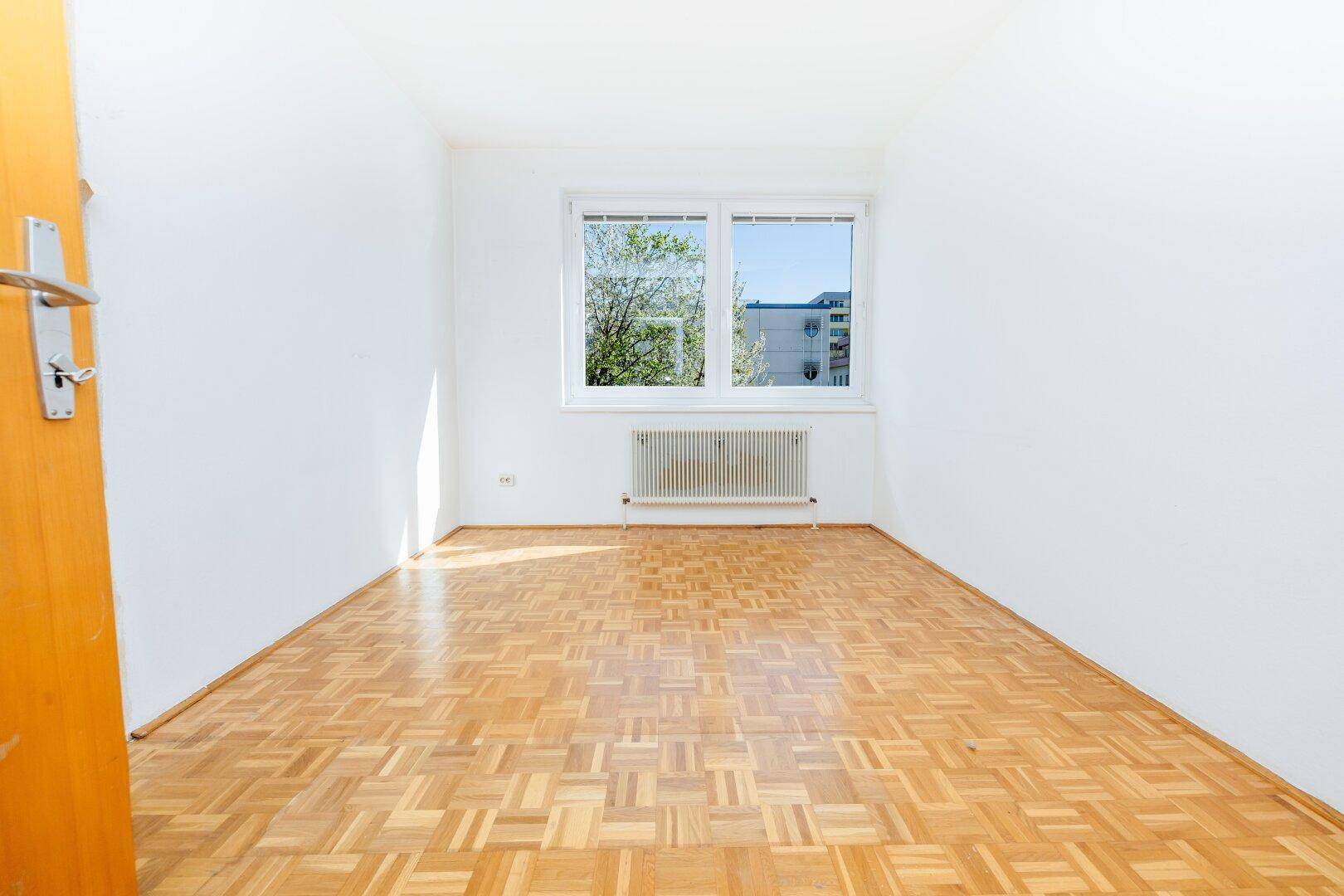 INNENSTADT LAGE I DIREKT AN DER TU GRAZ I BALKON I SEHR HELL I 5 ZIMMER I PERSONENAUFZUG I PROJEKT WOHNEN - Ansicht 2