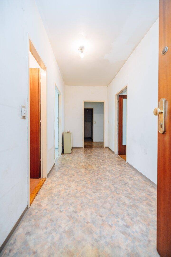 LOGGIA I HELLE RÄUME I LICHTDURCHFLUTET I TIEFGARAGEN STELLPLATZ I 3 ZIMMER I RUHELAGE I PROJEKT WOHNEN - Mehr