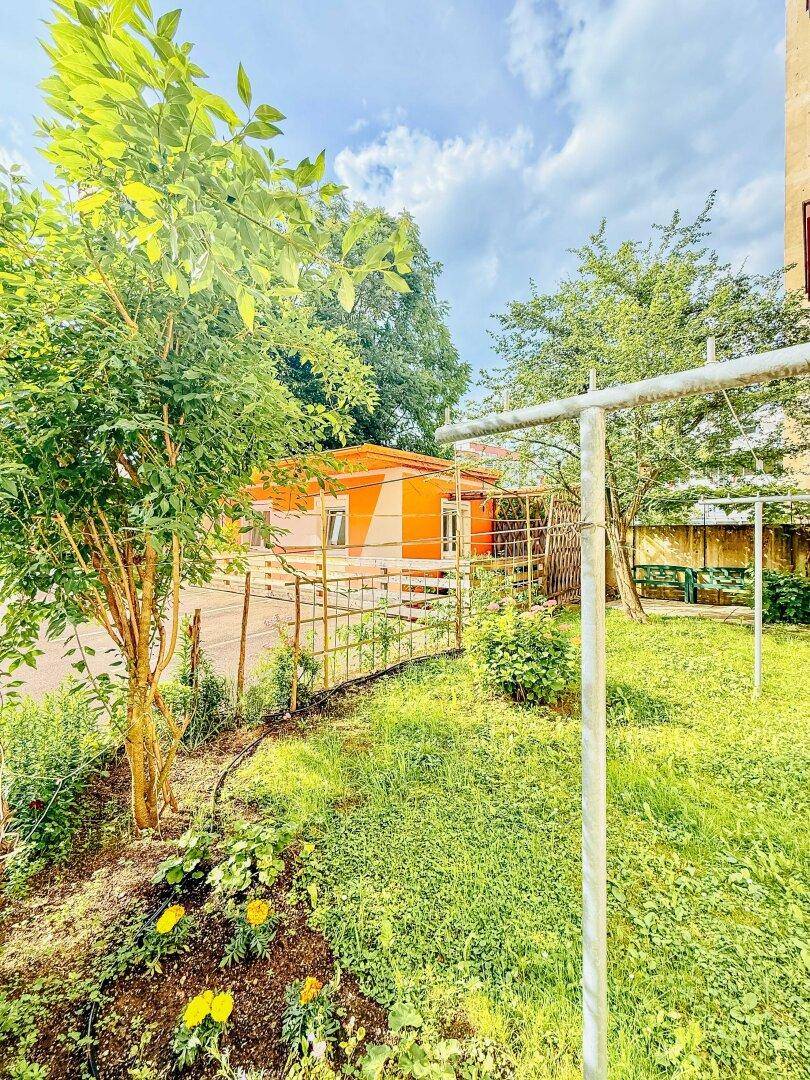 HOFGEBÄUDE mit 72m² I GARTEN I TERRASSE I 4 ZIMMER I PARKPLATZ I ABSOLUTE RUHELAGE I TOP PREIS-LEISTUNG I EINBAUKÜCHE I SEHR HELL I LICHTDURCHFLUTET I AB SOFORT VERFÜGBAR I PROJEKT WOHNEN I – pohled 3