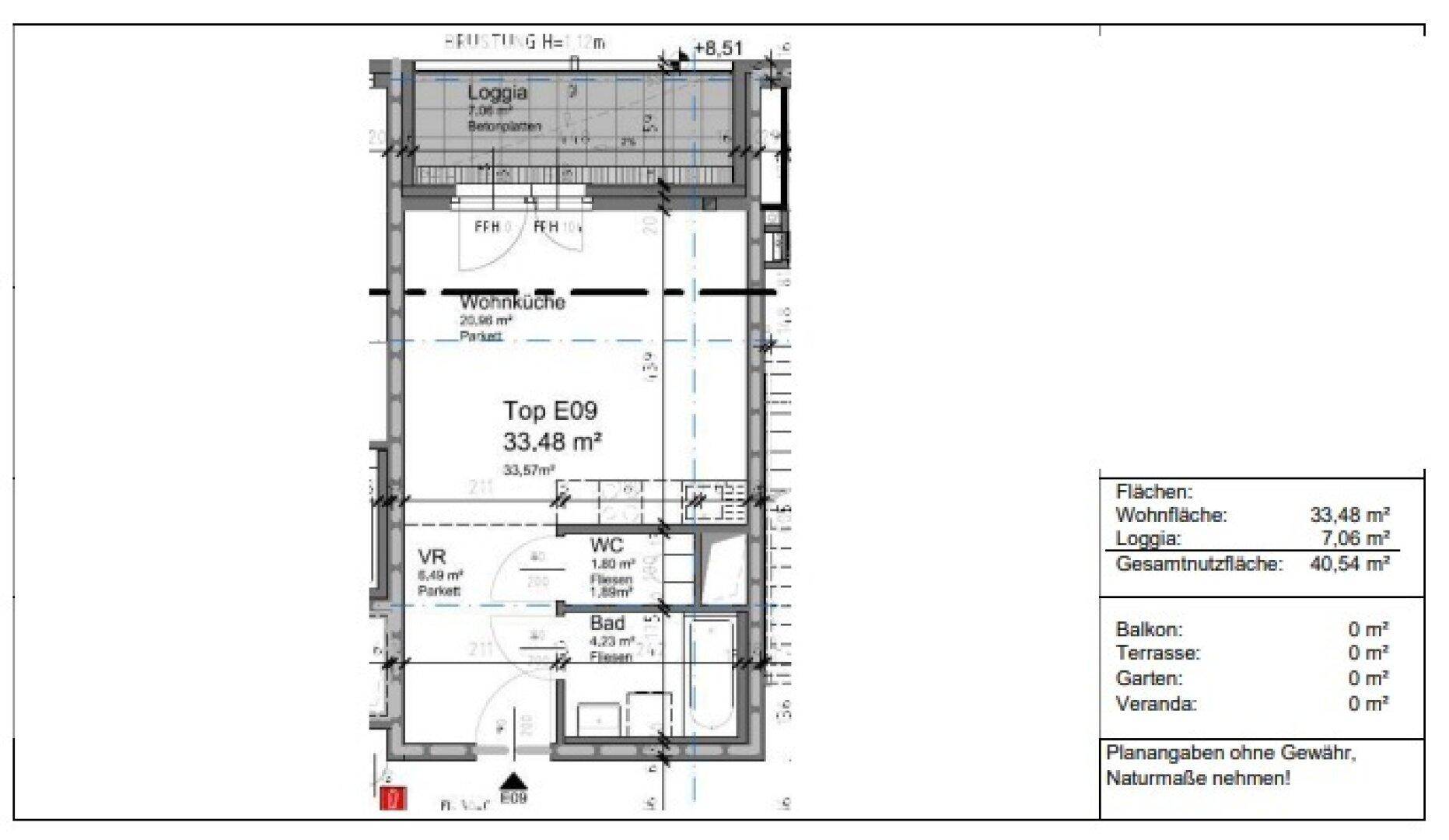 Grundriss der Wohnung Top E09 mit Loggia, Wohnküche, Bad und separatem WC.