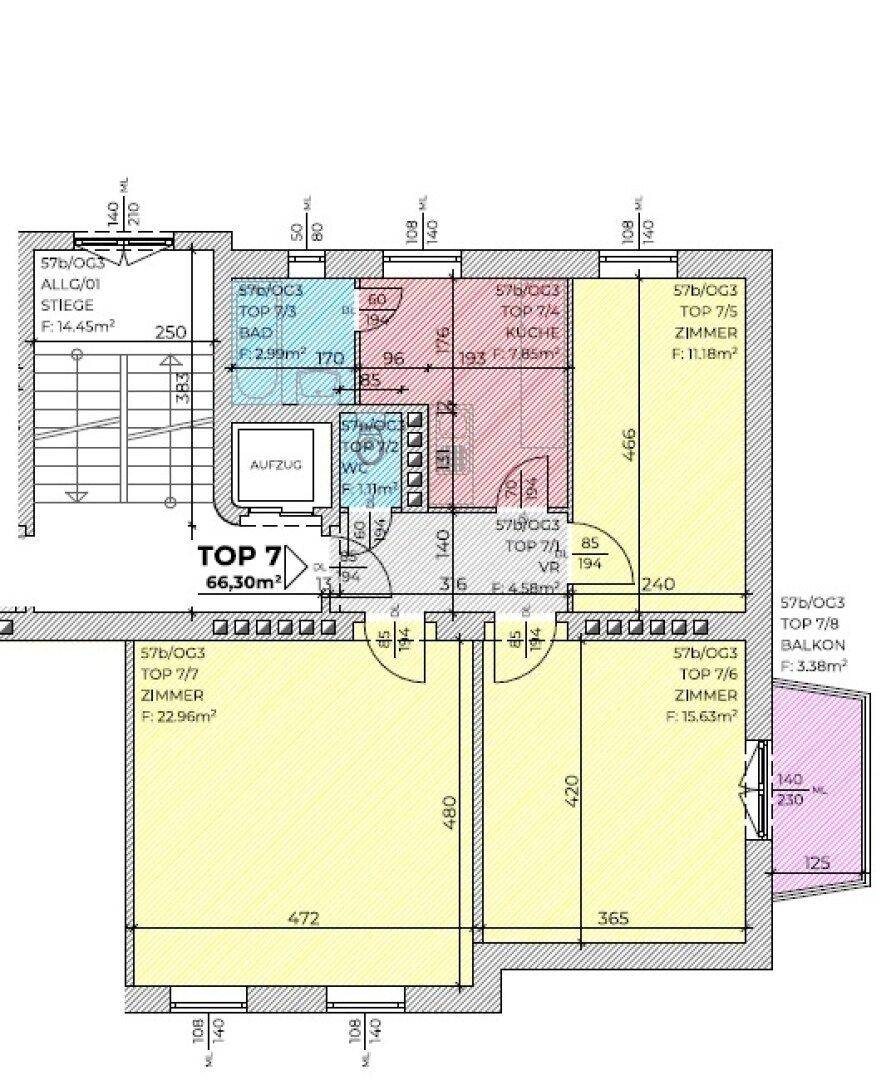 Detaillierter Grundriss einer Wohnung mit mehreren Zimmern, Aufzug und Balkon.