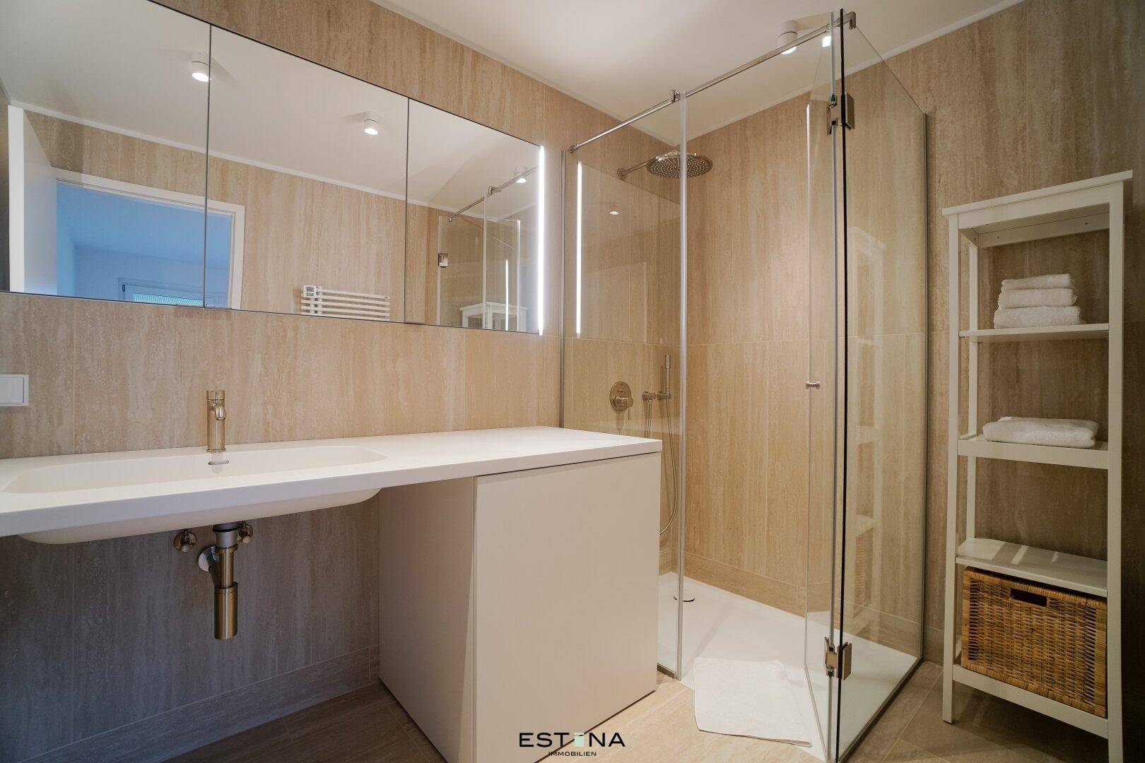 Direkt am Wasser - Möbliertes 2 Zimmer-Apartment im DC Residential | ab 1.11. - Więcej
