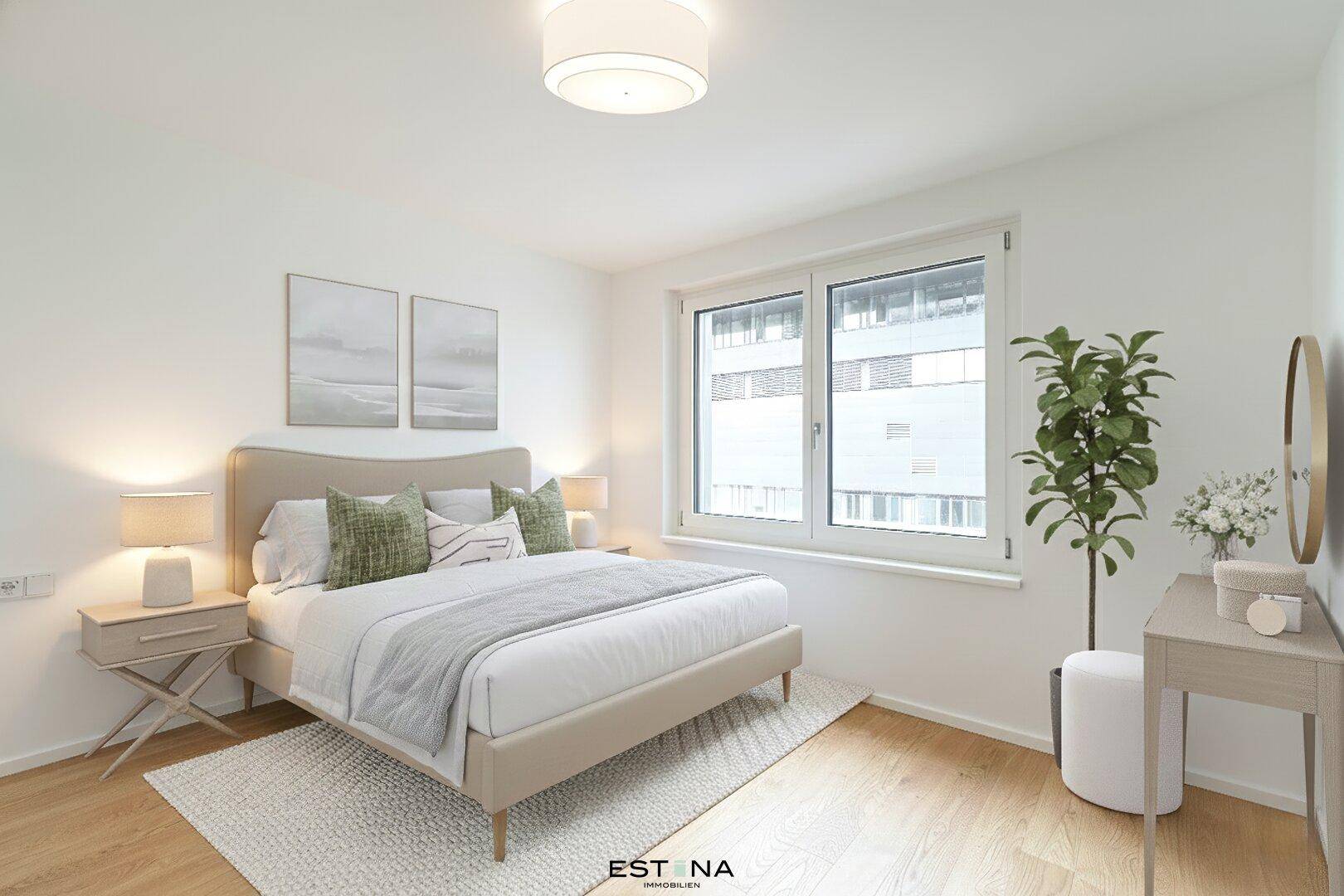 Helles Schlafzimmer mit modernem Bett, Holzboden und großem Fenster mit Stadtblick.
