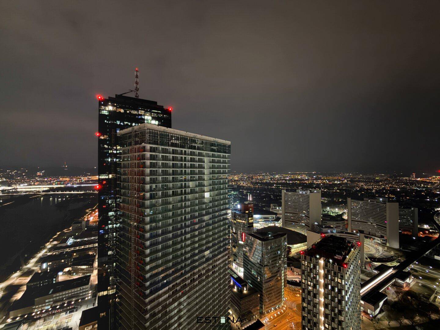 Urbaner Luxus mit Weitblick über die Stadt - DC2 – další