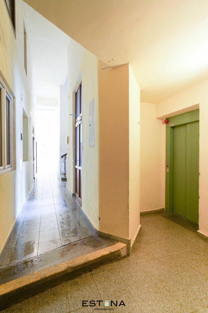 Sanierungsbedürftige Altbauwohnung | neue Therme und Fenster bereits vorhanden - Mehr