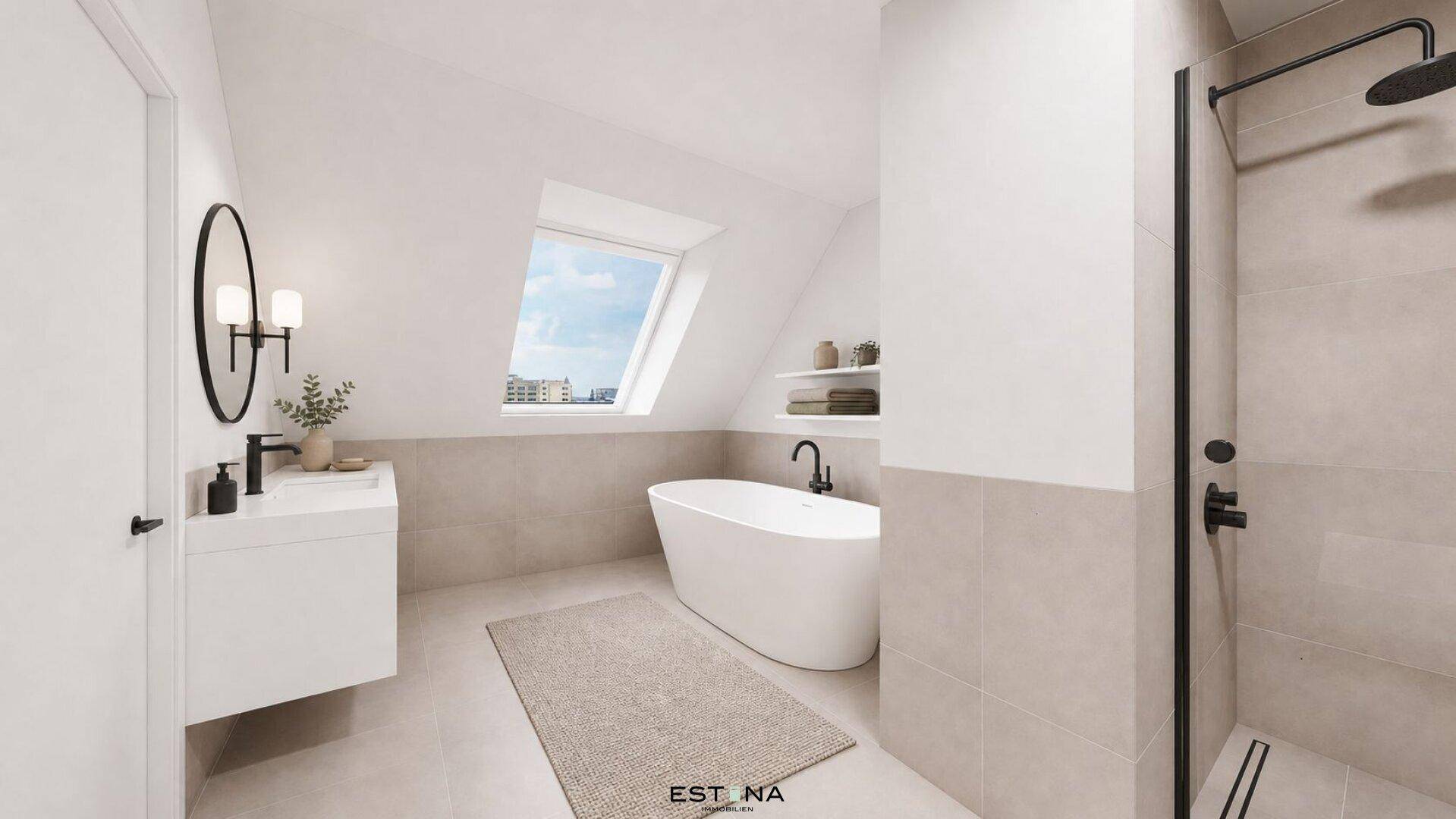 Elegantes Badezimmer mit freistehender Badewanne, begehbarer Dusche und Dachfenster für viel Tageslicht.