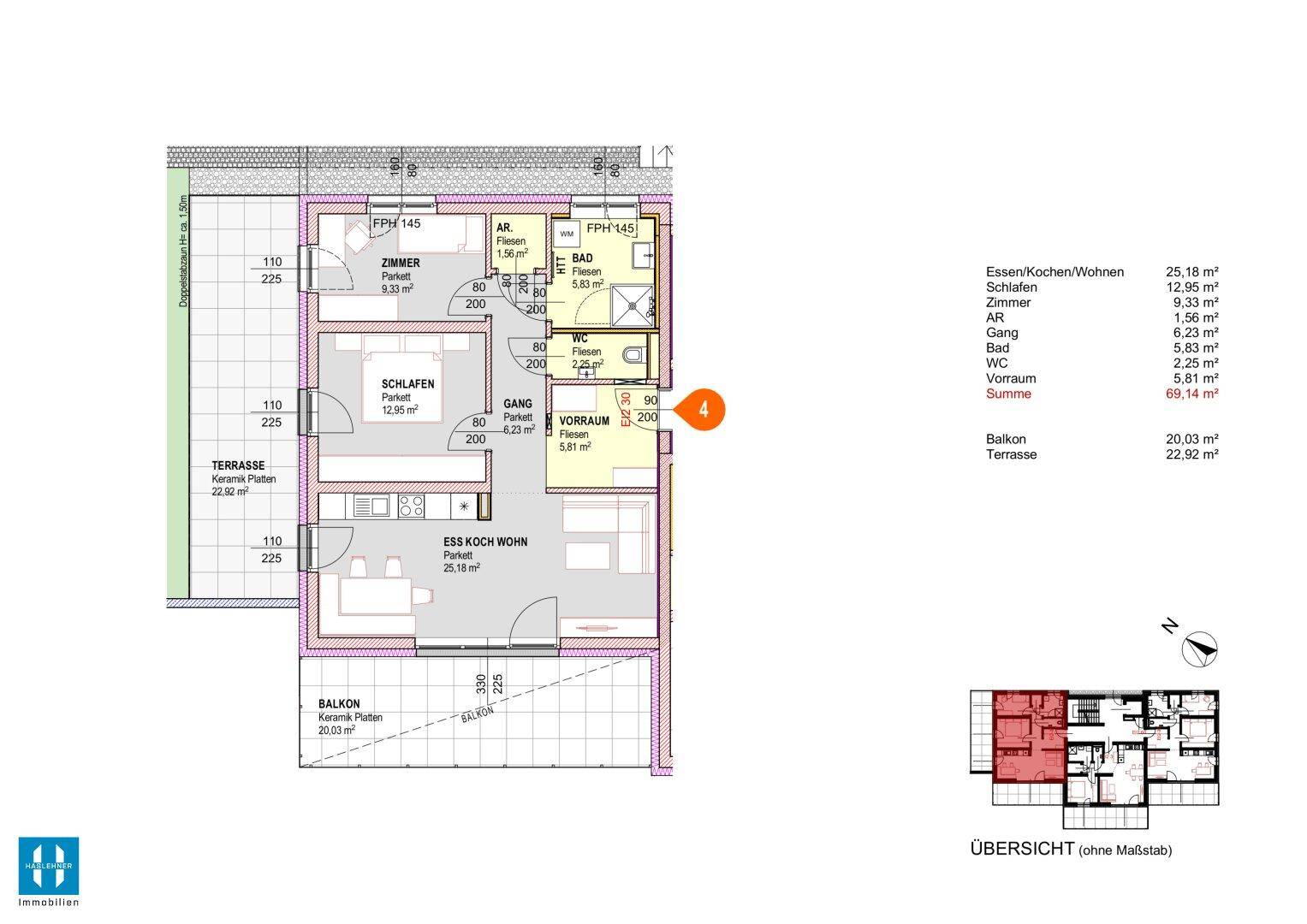 Grundriss einer Obergeschosswohnung mit Balkon, Terrasse und offenem Wohnbereich, ideal für Familien.