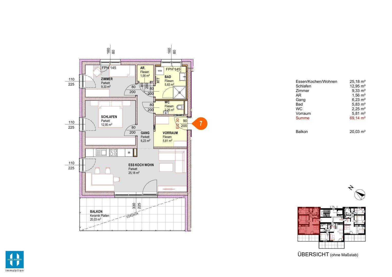 Grundriss einer Obergeschosswohnung mit Balkon und offenem Wohn-Essbereich, inklusive zwei Schlafzimmern.