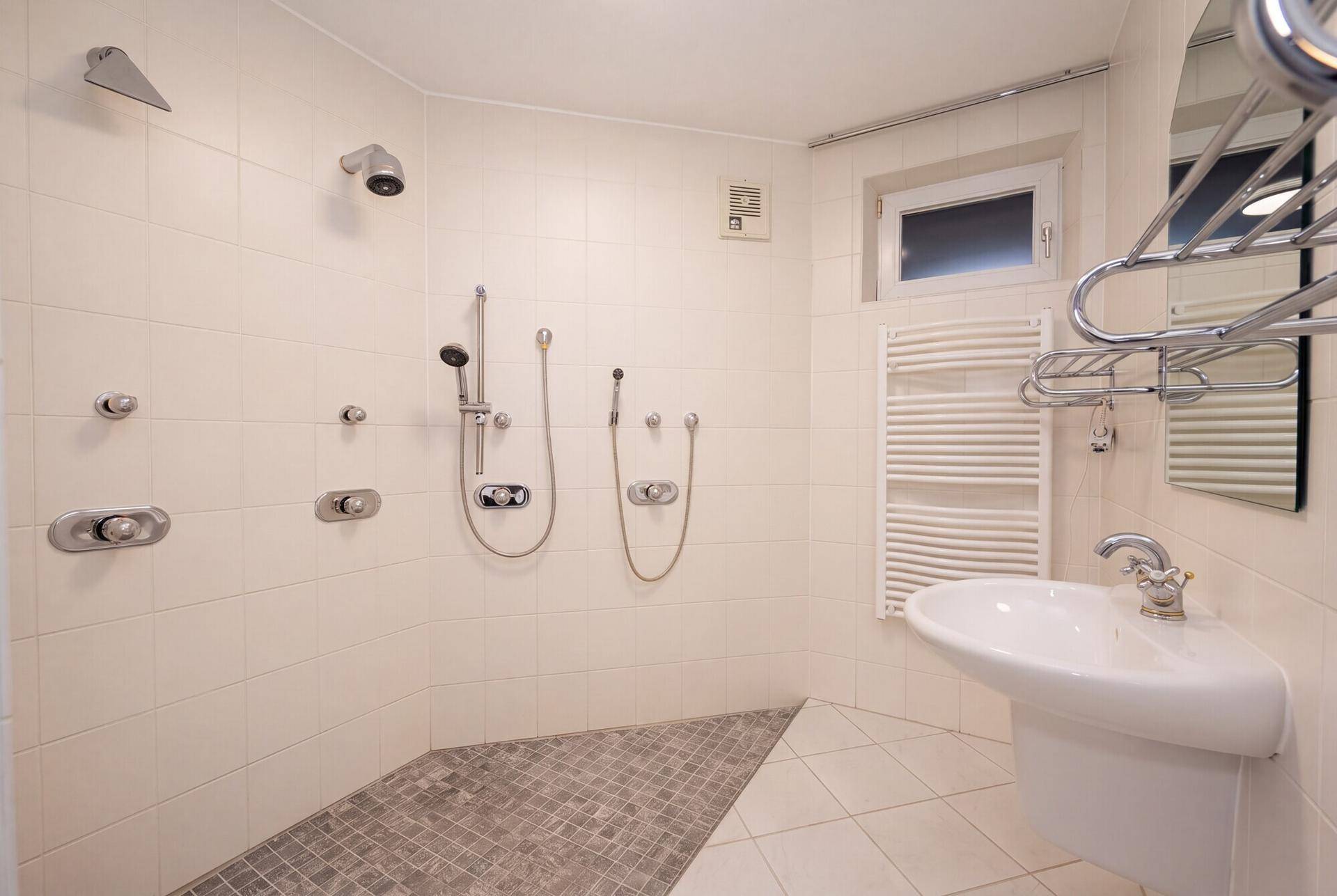 31_Kerschberg3a_Dusche_KG