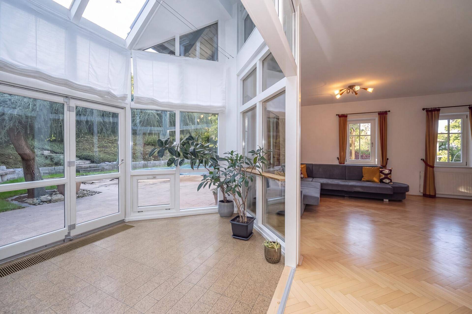 17_Kerschberg3a_Wintergarten_Wohnzimmer