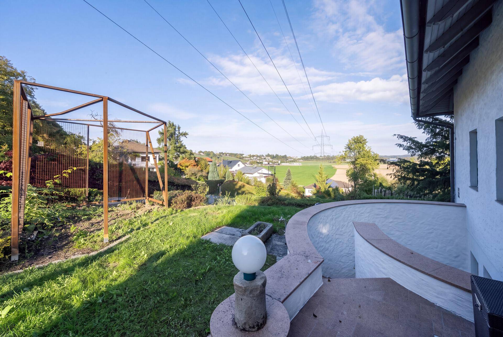 Retouch-this-real-estate-garden-photogra